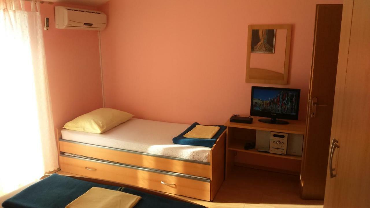 Apartman Lea Tucepi Bagian luar foto