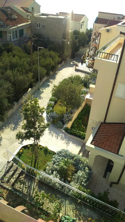 Apartman Lea Tucepi Bagian luar foto